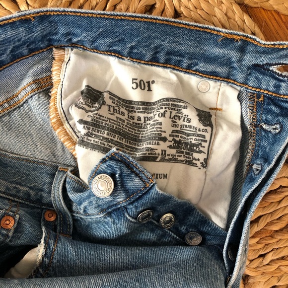 SOLD Levi’s 501 Womens Ripped Jeans - Picture 6 of 6